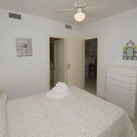 1St Floor In Edf Zafiro With Views Of The Sea And The Pools Кальпе